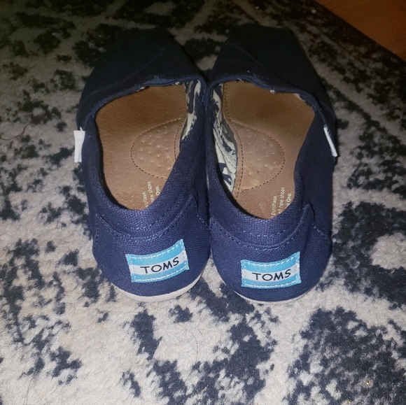 Toms canvas slip on size 6 - Picture 3 of 3